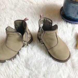 OshKosh B'gosh Toddler Ankle Boots | Size 4